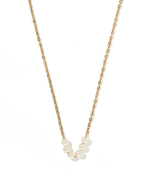 Delta Pearl Curve Necklace