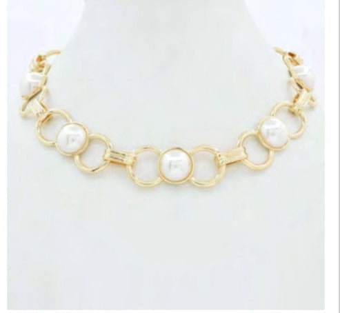 Golden Pearl Circle Necklace